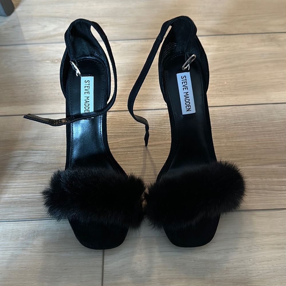 Steve Madden black furry heels